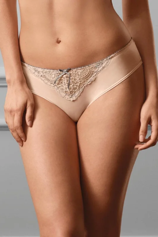 Amoena Alina Brief