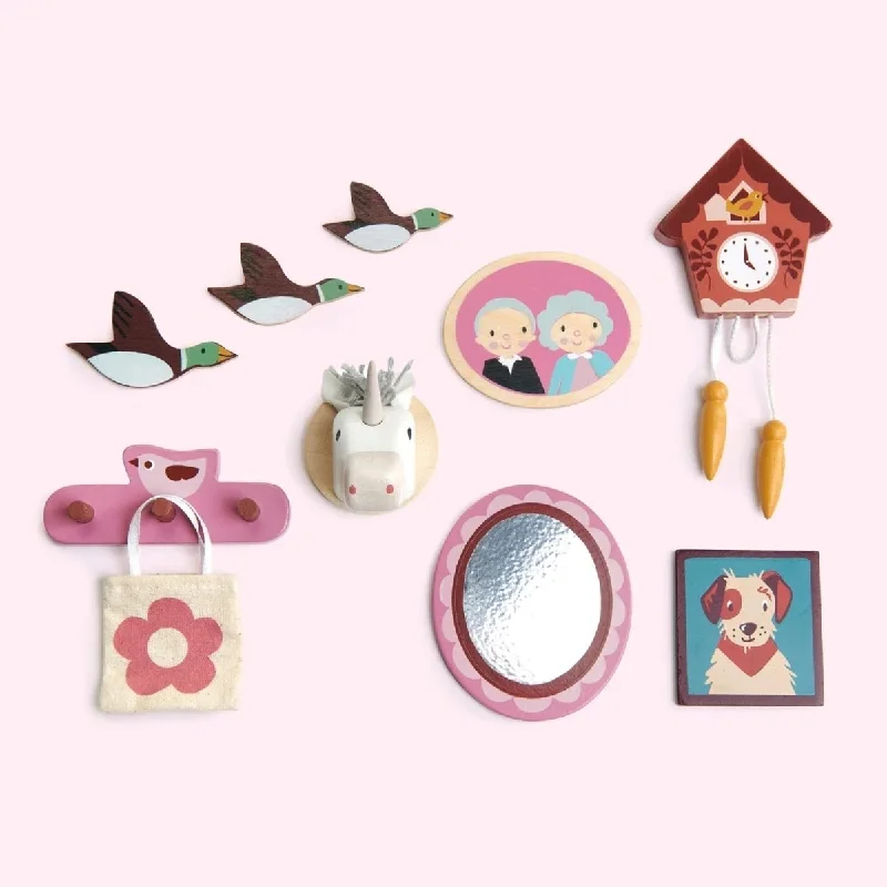 Dolls House Wall Décor