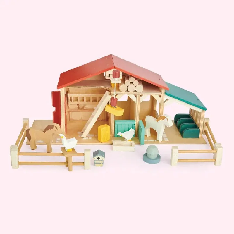 Wooden Farm & Animals
