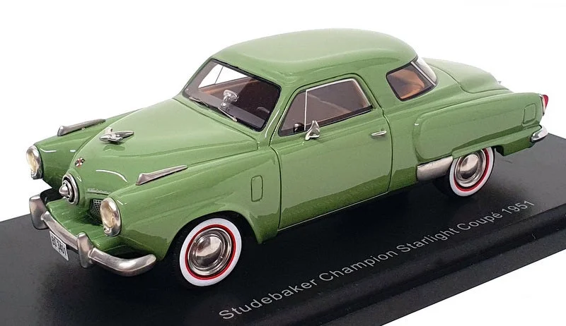 Best Of Show (BOS) 1/43 Scale BOS43401 - 1951 Studebaker Champion - Green