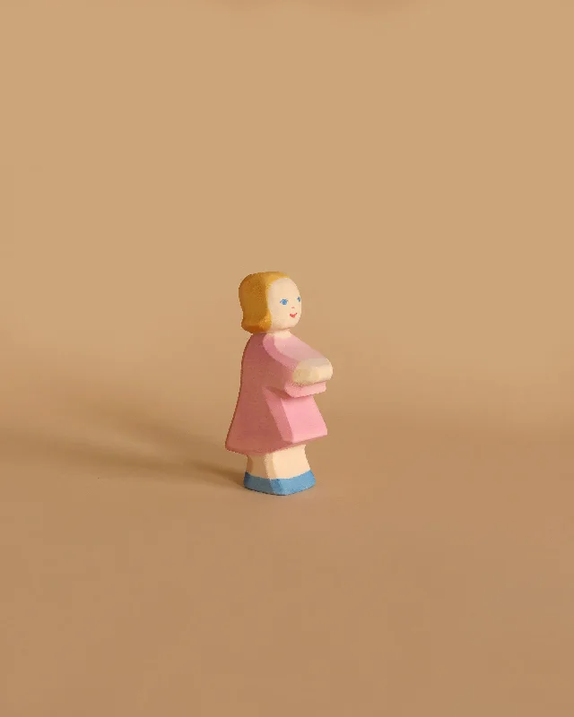 Ostheimer Daughter in Pink Dress