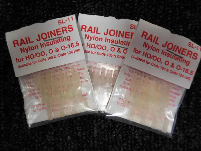 Peco #SL-11 HO/OO, O & O-16.5 Nylon Insulated Rail Joiners - 3 Packs .