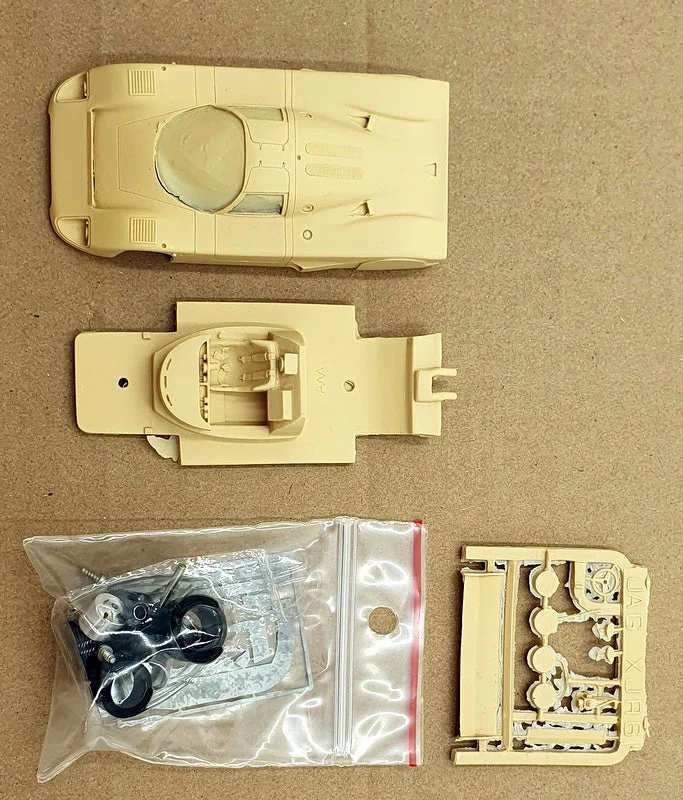 Provence Moulage 1/43 Scale Unbuilt Kit PM27824I - Jaguar XJR6-85
