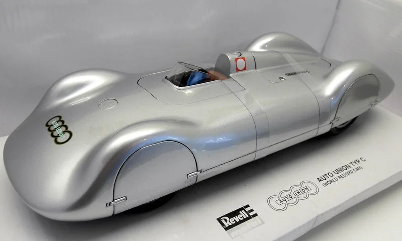 Revell 1/18 Scale Diecast 08420 - Auto Union Typ C World Record Car Silver