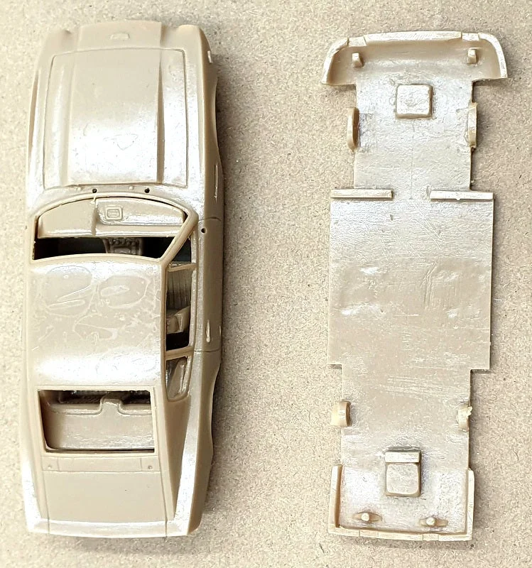 Tenariv 1/43 Scale Kit PM2924C - Aston Martin Saloon