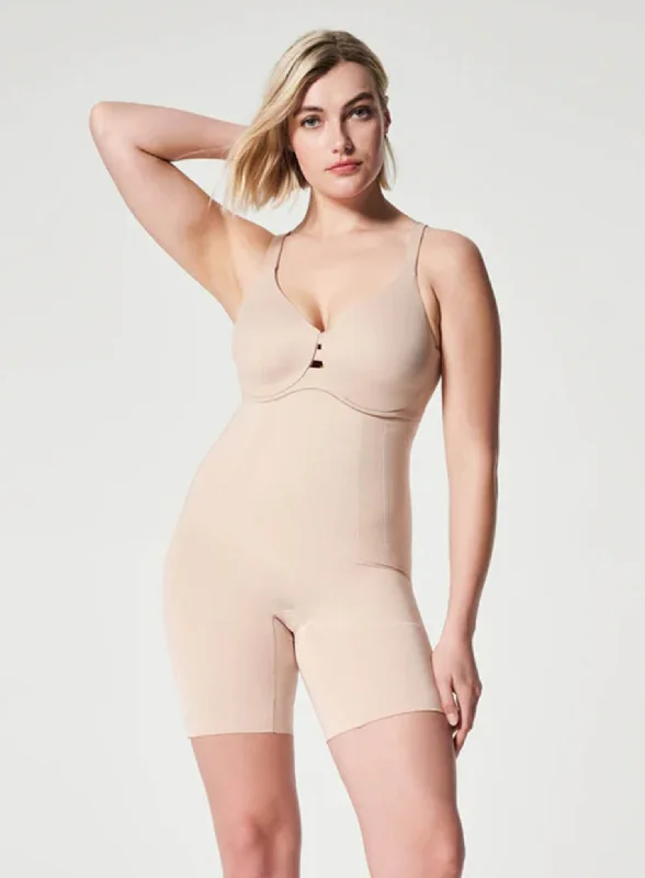 Spanx: Oncore High Waisted Mid Thigh Slimmer Nude